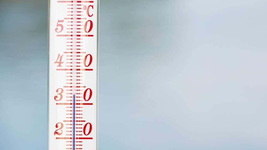 Thermometer to show raising temperatures